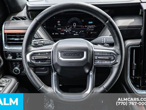 Used 2025 GMC Yukon Denali AWD/4WD image 34