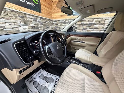Used 2014 Mitsubishi Outlander GT AWD/4WD image 10