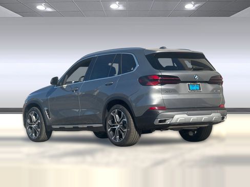 New 2026 BMW X5 xDrive40i image 3