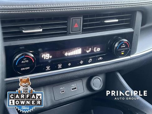 Used 2023 Nissan Rogue SV image 25