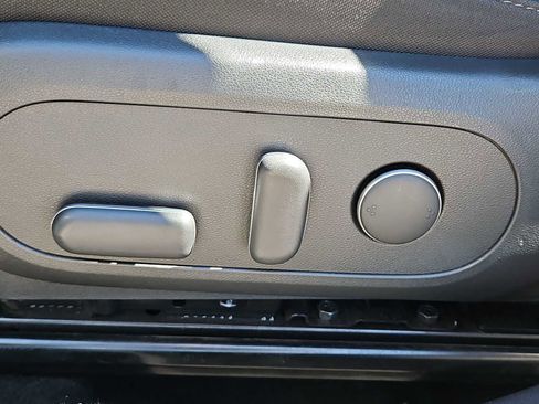 Certified 2025 Hyundai Kona SEL image 17