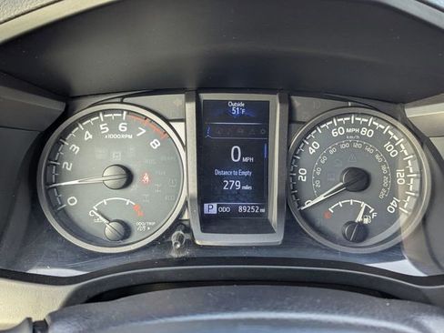 Used 2017 Toyota Tacoma TRD Off-Road image 14