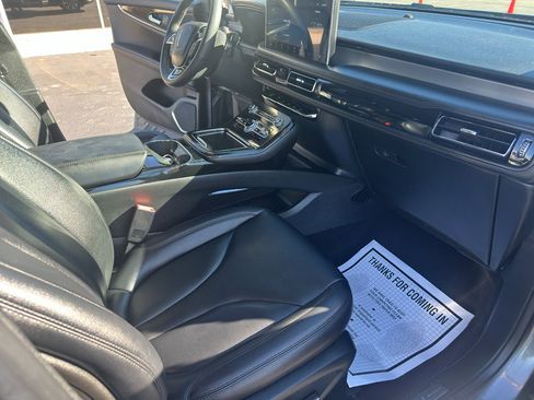 Used 2022 Lincoln Nautilus FWD w/ Premium Package image 16