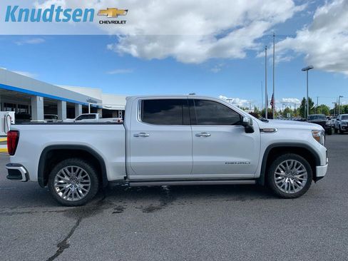 Used 2019 GMC Sierra 1500 Denali w/ Denali Ultimate Package AWD/4WD image 8
