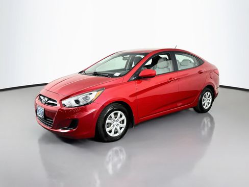 Used 2013 Hyundai Accent GLS FWD image 3
