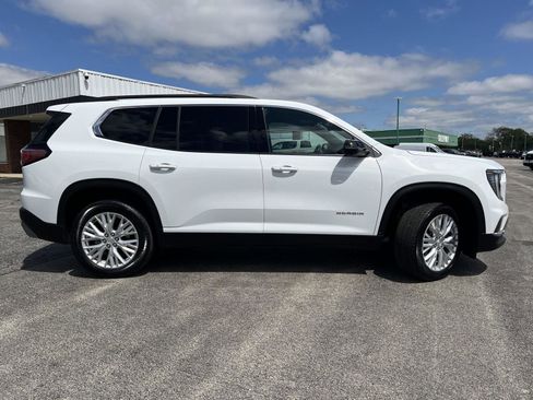Used 2024 GMC Acadia Elevation AWD/4WD image 3