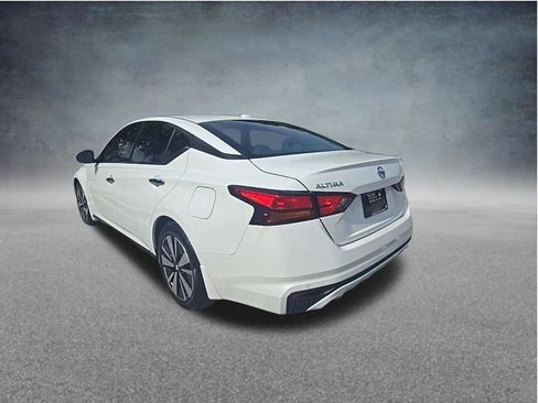 Used 2020 Nissan Altima 2.5 SL FWD image 7