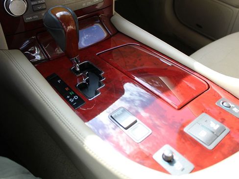 Used 2011 Lexus LS 460 image 30