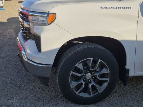 Used 2023 Chevrolet Silverado 1500 LT AWD/4WD image 6