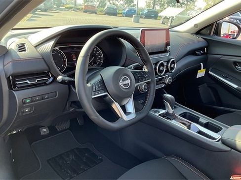 New 2025 Nissan Sentra SR image 7