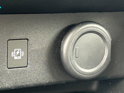 Used 2025 Mitsubishi Outlander 4WD Plug-In Hybrid image 19