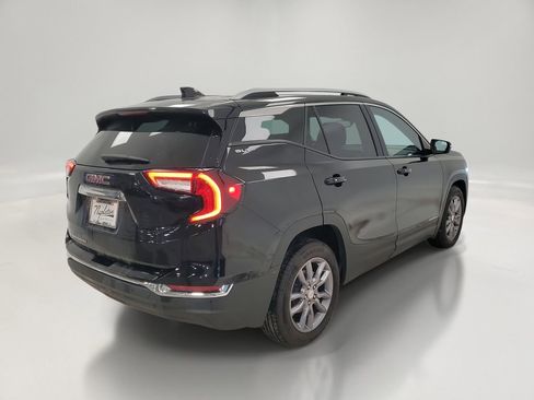 Used 2023 GMC Terrain SLT image 4