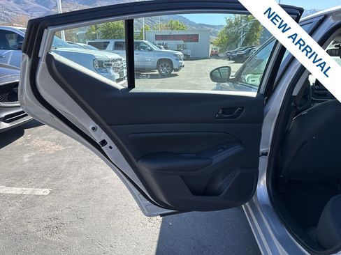 Used 2024 Nissan Altima 2.5 SV FWD image 16