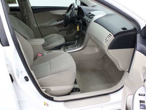 Used 2011 Toyota Corolla LE FWD image 31