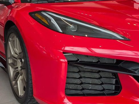 Used 2025 Chevrolet Corvette Z06 RWD image 9
