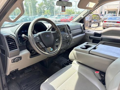 Used 2017 Ford F250 XL w/ Power Equipment Group RWD image 6