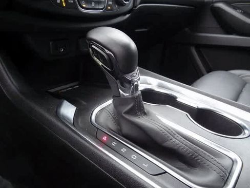 Used 2023 Chevrolet Traverse LT image 33