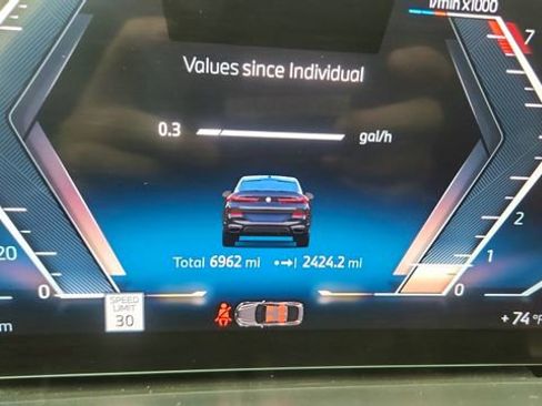 Used 2025 BMW X6 xDrive40i w/ Executive Package image 38