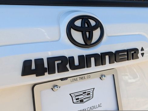 Used 2022 Toyota 4Runner SR5 Premium w/ Moonroof Package AWD/4WD image 13