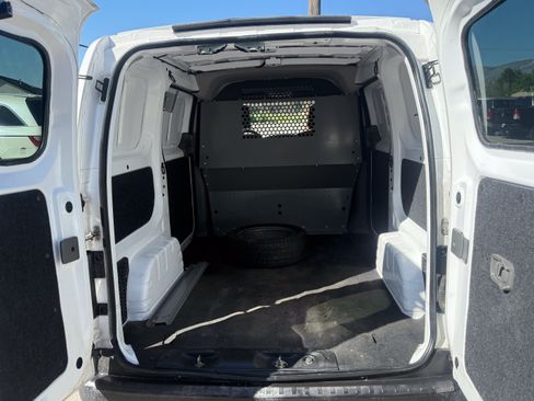 Used 2020 Nissan NV200 S FWD image 17