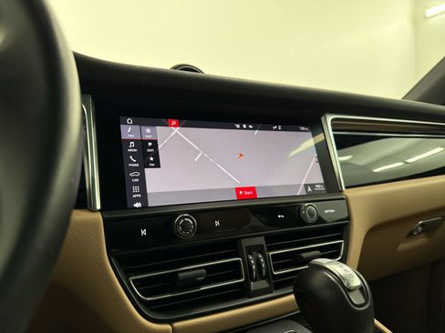 Used 2023 Porsche Macan S AWD/4WD image 22