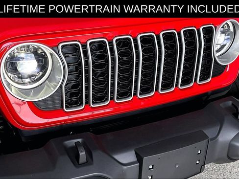 Used 2025 Jeep Wrangler Unlimited Sahara AWD/4WD image 35