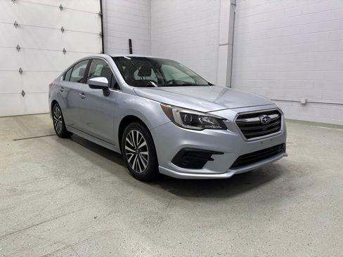 Used 2018 Subaru Legacy 2.5i Premium w/ Popular Package #1 AWD/4WD image 2