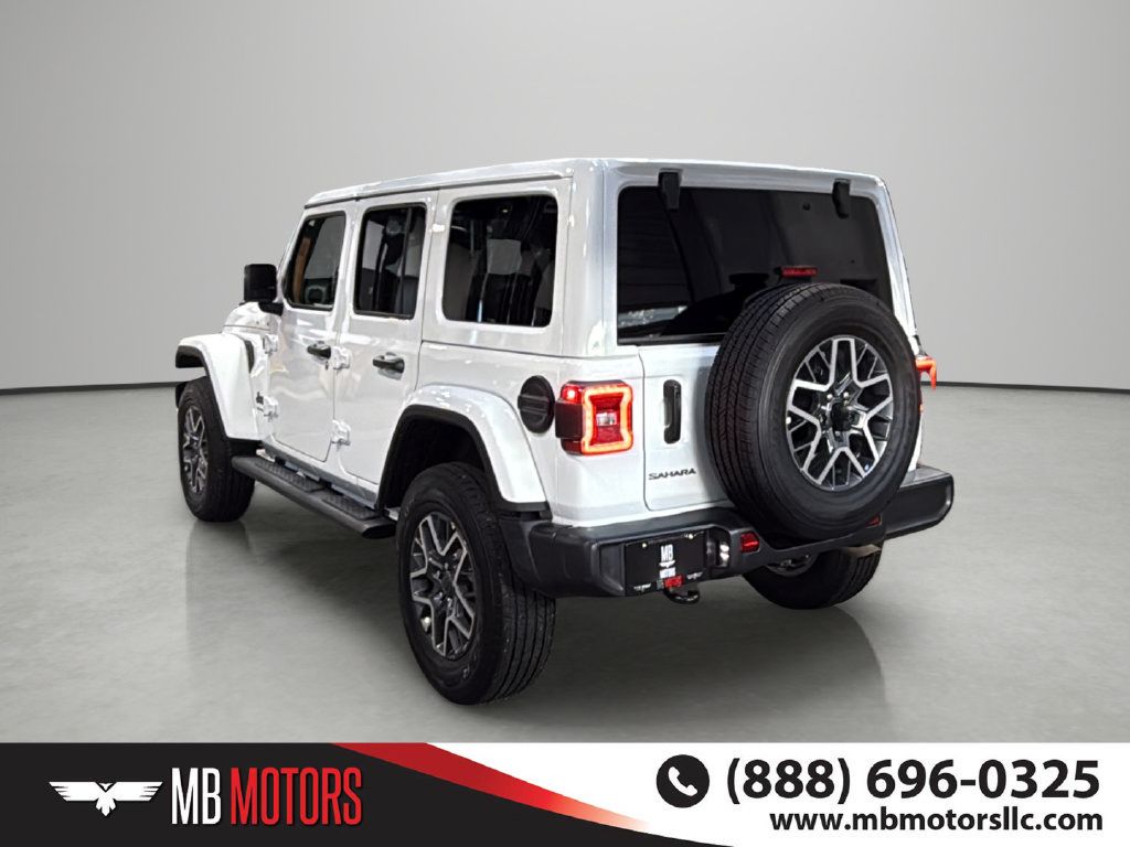 Used 2025 Jeep Wrangler Unlimited Sahara AWD/4WD image 3