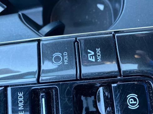 Used 2025 Toyota Crown Signia Limited image 35