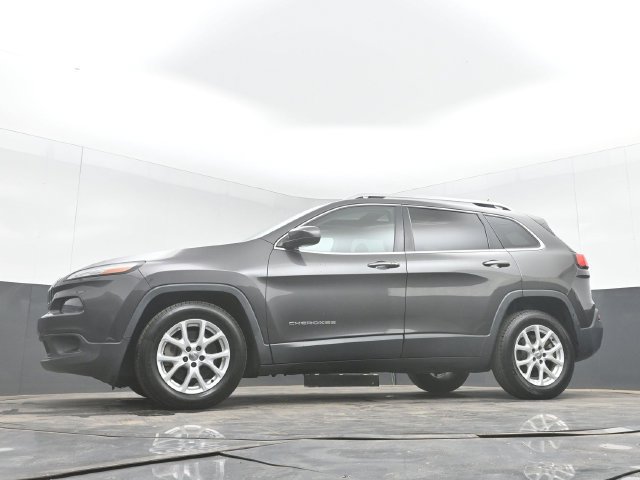 Used 2015 Jeep Cherokee Latitude w/ Comfort/Convenience Group FWD image 44
