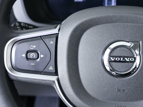 Used 2025 Volvo XC60 B5 Core AWD/4WD image 11