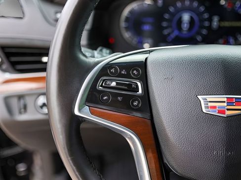 Used 2018 Cadillac Escalade Luxury AWD/4WD image 14