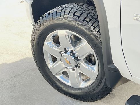 Used 2021 Chevrolet Silverado 2500 LTZ w/ Z71 Chrome Sport Edition image 12