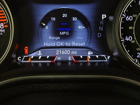 Used 2022 Jeep Cherokee Limited image 25