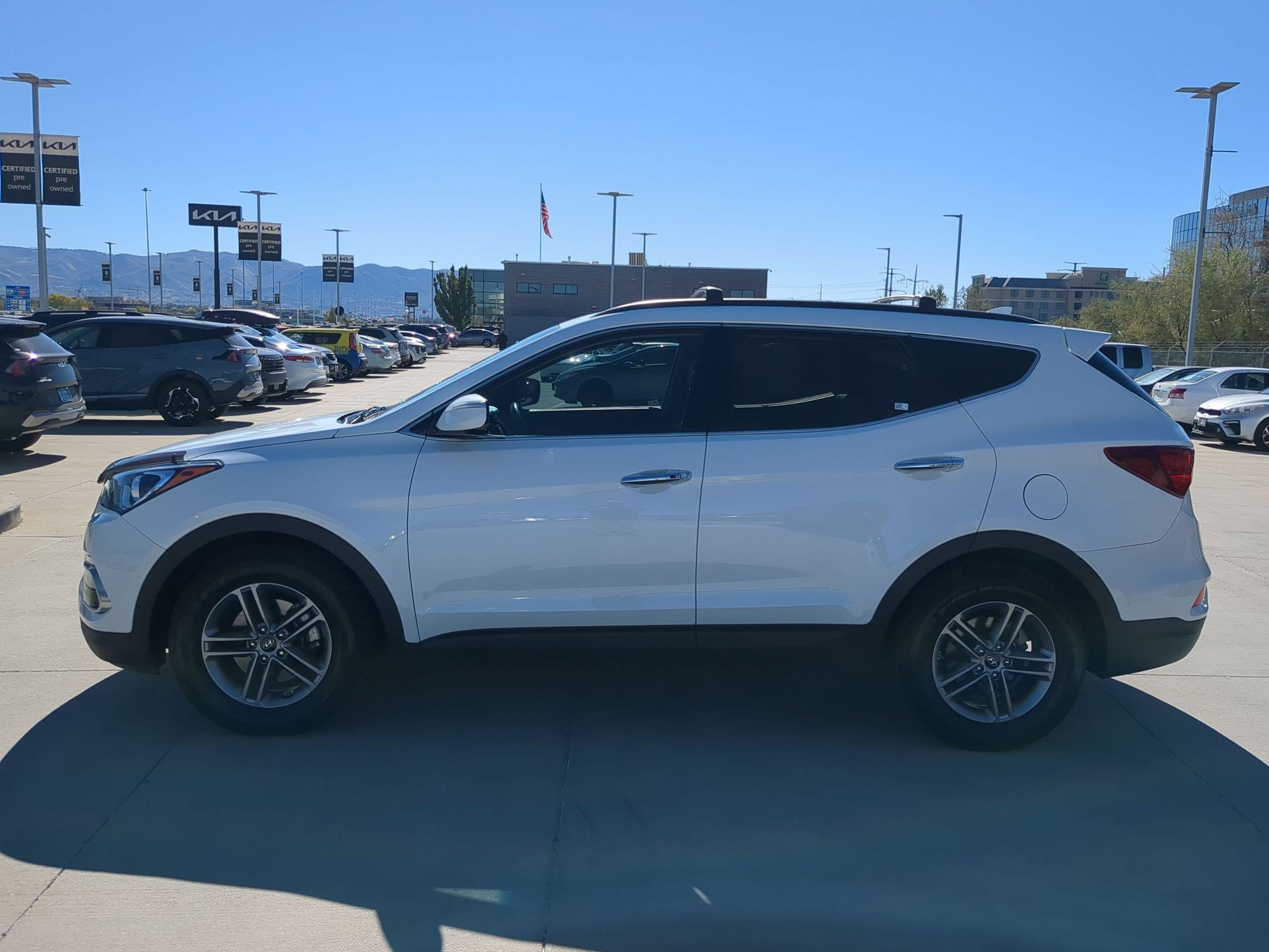 Used 2017 Hyundai Santa Fe Sport AWD/4WD image 2