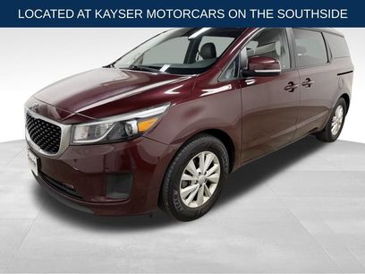Used 2017 Kia Sedona LX w/ LX Essentials Premium Package