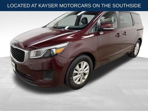 Used 2017 Kia Sedona LX w/ LX Essentials Premium Package image 1