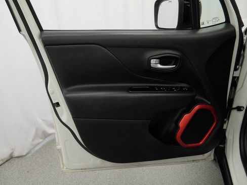 Certified 2023 Jeep Renegade Trailhawk AWD/4WD image 40