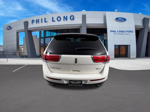 Used 2013 Lincoln MKX FWD image 4
