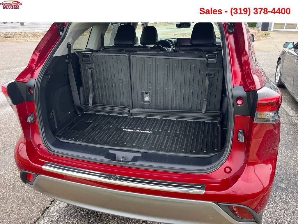Used 2023 Toyota Highlander Platinum AWD/4WD image 7