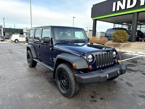 Used 2013 Jeep Wrangler Unlimited Sport image 2