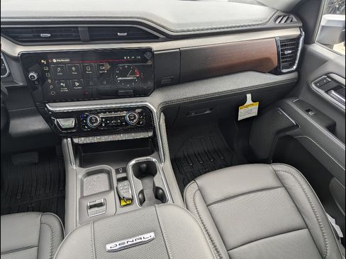 New 2026 GMC Sierra 2500 Denali w/ Technology Package AWD/4WD image 22