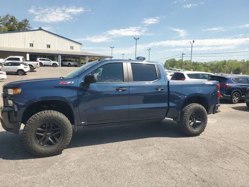 Used 2021 Chevrolet Silverado 1500 Custom Trail Boss w/ LPO, Dark Essentials Package image 1
