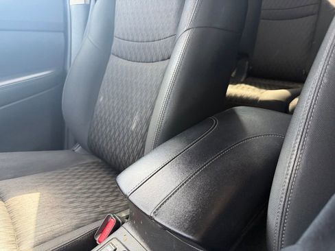 Used 2018 Nissan Rogue SV AWD/4WD image 20