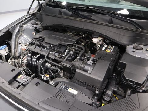 Used 2024 Hyundai Kona SE image 12