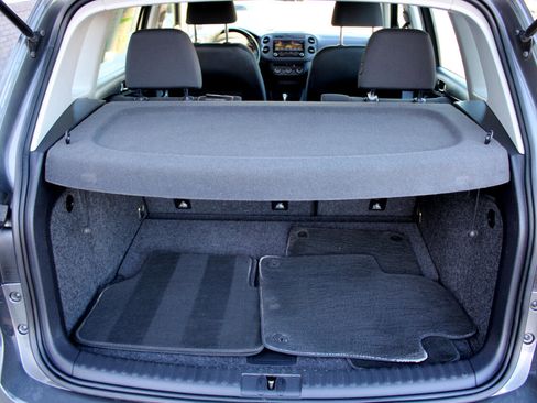 Used 2014 Volkswagen Tiguan S image 19