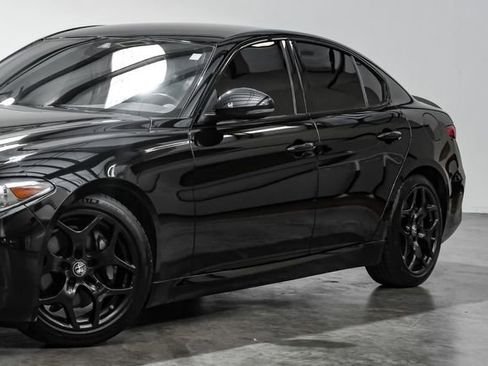 Used 2021 Alfa Romeo Giulia Sprint w/ Nero Edizione RWD image 7