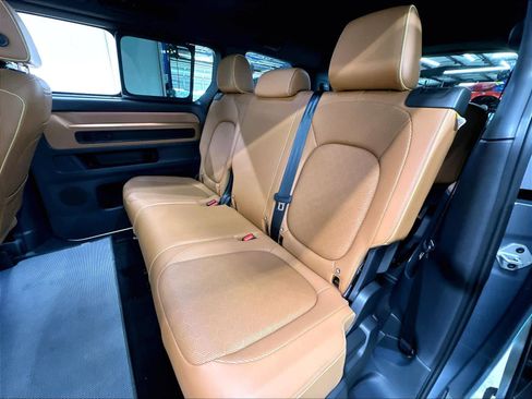 Used 2025 Volkswagen ID. Buzz Pro S RWD image 22