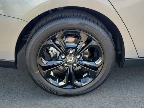 Certified 2025 Honda Accord SE image 6