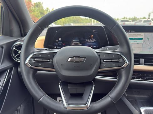 Used 2026 Chevrolet Equinox ACTIV w/ LPO, Floor Liner Package AWD/4WD image 22
